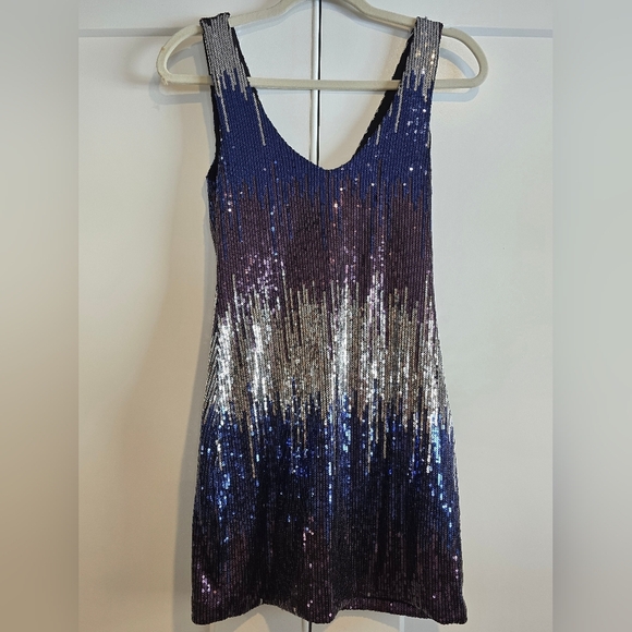 Elegant Sequin Dress in Blue and Silver Size Small - Picture 1 of 7